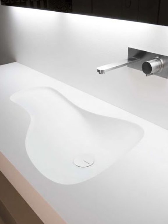 Seamlessly integrated sink and counter made from Corian 